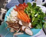 Foto langkah ke 2 dari resep Yakiudon (udon goreng).