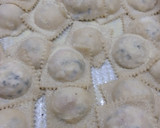 Foto del paso 3 de la receta: Ravioles caseros de ricotta masa sin huevo 🥚🍝🇮🇹