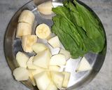 A picture of step 1 of Green smoothie.