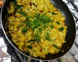A picture of step 3 of Garlic poha🤩.