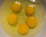 Foto langkah ke 1 dari resep Tumis Telur Tomat/ Tomato Egg Stir Fry.
