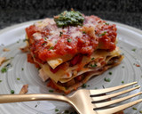 Foto del paso 9 de la receta: Lasaña de pollo y verduras con salsa de tomate