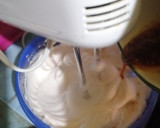 Foto del paso 5 de la receta: Mousse de frambuesa con helado de chocolate blanco