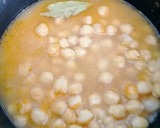 Foto del paso 13 de la receta: Garbanzos con langostinos, almejas y jamón