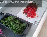 Foto del paso 1 de la receta Salteado tradicional de acelgas con champiñones al ajillo