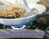 Foto langkah ke 10 dari resep Stik bawang renyah gurih tanpa telur.