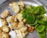 A picture of step 3 of Kadai Paneer.