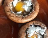 Foto del paso 3 de la receta: Champiñones Portobello rellenos de huevo de codorniz y queso feta griego