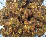 A picture of step 5 of Moong ke Bhajiya.