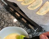 Foto del paso 8 de la receta: Empanadillas de gambas y champiñones