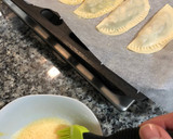Foto del paso 8 de la receta: Empanadillas de gambas y champiñones