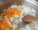 Foto del paso 6 de la receta: Alubias blancas con salchichas frescas en olla rápida