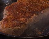 Foto del paso 3 de la receta: Rib eye a la mantequilla en sartén