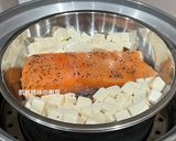 A picture of step 4 of [Rice Cooker Version] Salmon with Tofu.