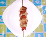 Foto del paso 1 de la receta: Canasta de papa y Mozzarella al horno con Brochette de pollo