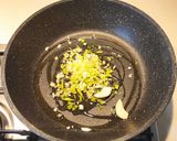 Foto del passaggio 9 della ricetta Cavatelli con carote viola broccoletti e funghi champignon