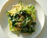 A picture of step 8 of Fragrant Spring Greens Oil Pasta | Chamnamul & Dalrae Olive Oil Pasta 🌼🫒🍃.