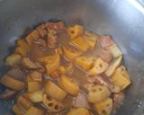 Hình bước làm 4 của món Củ sen kho thịt