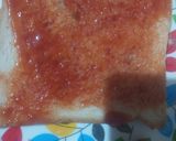 A picture of step 3 of Noodles sandwich.