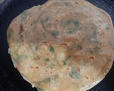 A picture of step 16 of Aloo methi with methi laccha paratha.