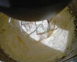 Foto langkah ke 2 dari resep Buttercake by Thomas Law.
