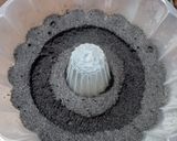 Foto langkah ke 4 dari resep Bolu kukus ketan hitam keju lumer.