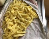 Une image de l'étape 3 de Bâtonnets de pommes de terre charlotte aux herbes aromatiques et tomates séchées.