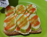 Foto langkah ke 3 dari resep Roti gandum isi telur dan timun.