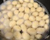 Une image de l'étape 3 de Gnocchis façon “carbonara”.