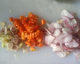 Foto langkah ke 1 dari resep Sambal Matah Khas Bali.