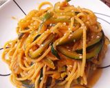 Foto del paso 8 de la receta: Espaguetis🍝 de calabacín🥒🌶 en salsa🍝de tomate🍅🤔