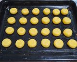 Foto langkah ke 4 dari resep Thumbprint Choco Cheesy.