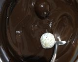 Foto del paso 7 de la receta: Besitos de nuez cubiertos de chocolate