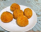 Foto langkah ke 6 dari resep Bola-bola ubi isi coklat.