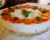Foto del passaggio 5 della ricetta Cheesecake salata tonno, formaggio e pomodorini