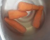 Foto del paso 1 de la receta: Mini hot dogs saludables🌭🥕🌶🥑🌰🍅🧀