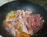 Foto del paso 2 de la receta: Lomo salteado con jamón y verduras