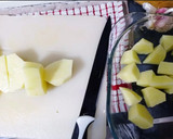 Foto del paso 1 de la receta: Patatas con tomillo al horno
