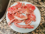 Cabrit arrebossat amb albergínia en tempura