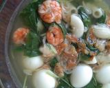 Foto langkah ke 2 dari resep Sayur Bayam Telur Puyuh Makaroni Udang..