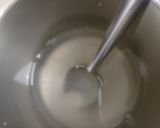 A picture of step 4 of Tangy jelly lemon frosty.