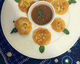 A picture of step 6 of Pani puri.