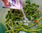 Foto langkah ke 2 dari resep Kangkung Belacan |anak kost |murah meriah| Makan siang sederhana.