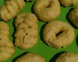 Foto langkah ke 4 dari resep Donat Pisang.
