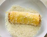 Foto langkah ke 5 dari resep Roti gulung Nutella isi pisang.