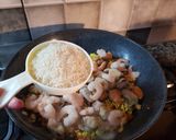 Foto del paso 3 de la receta: Paella de Mariscos y Hongos Shiitake
