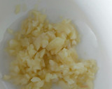 A picture of step 2 of Stir fry cay siem.