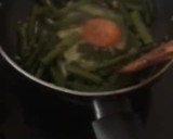 Foto del paso 4 de la receta: Espárragos trigueros con ajo y huevo