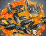 A picture of step 10 of Spaghetti of tomato and mussels.