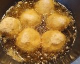 A picture of step 6 of Cheese potato balls.